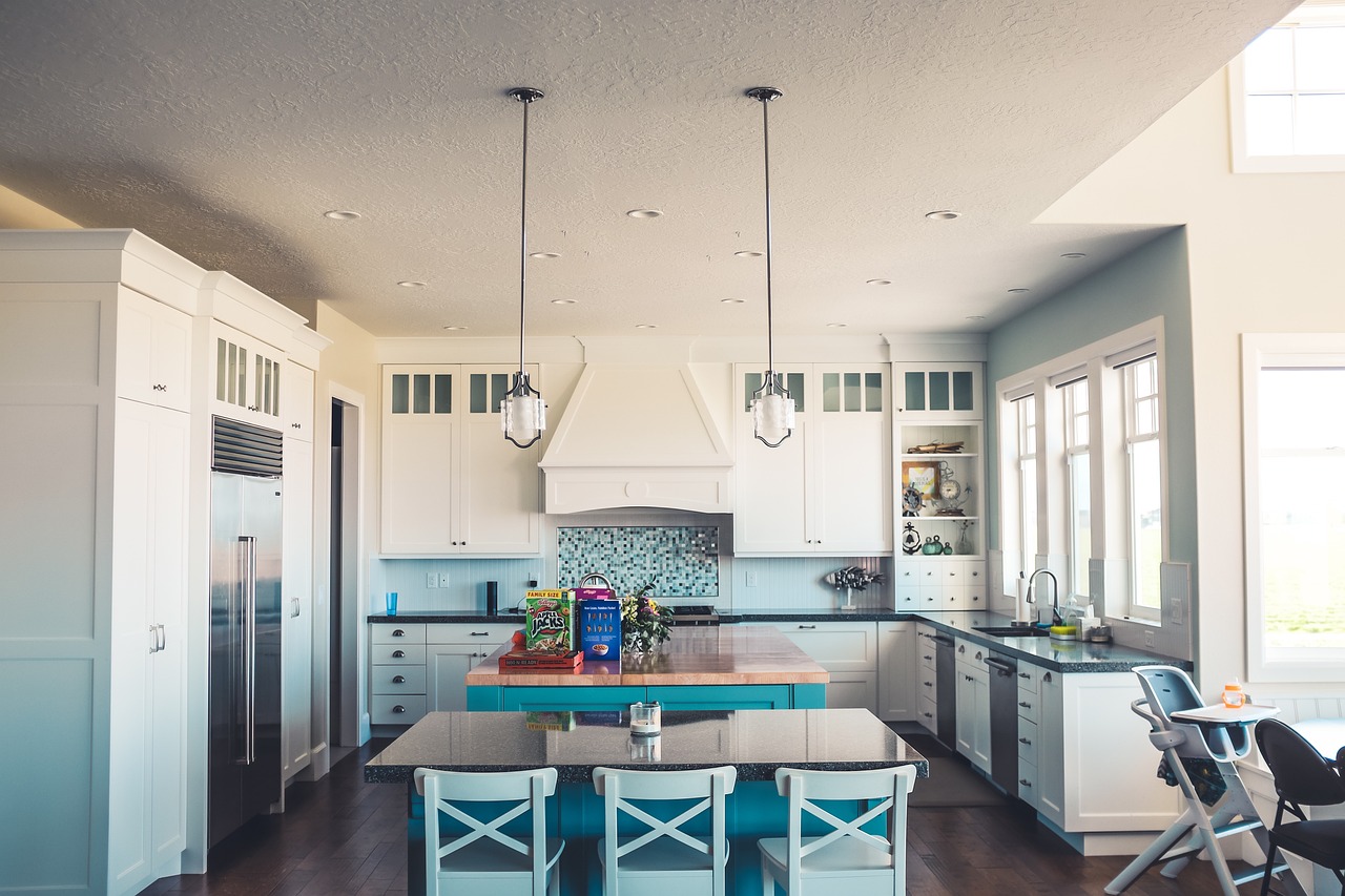 Color and Material Choices for Small Kitchen Cupboards